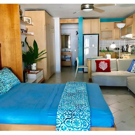 Cozy Beachfront Studio Сан-Хуан Экстерьер фото