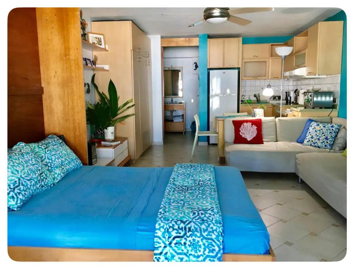Cozy Beachfront Studio Сан-Хуан Экстерьер фото